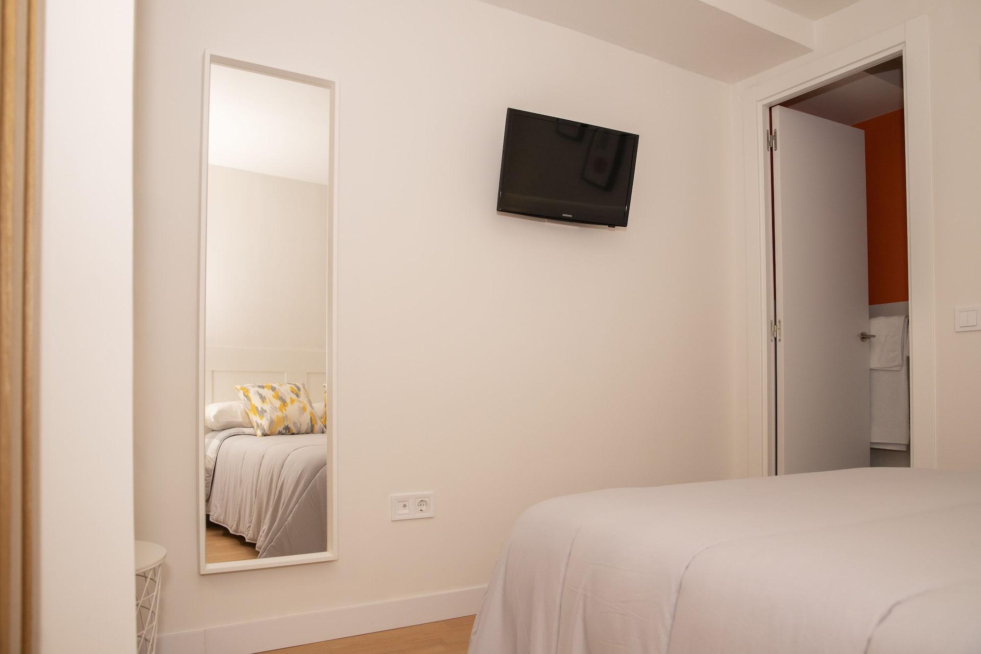 Hostal Montaloya Madrid Exterior photo